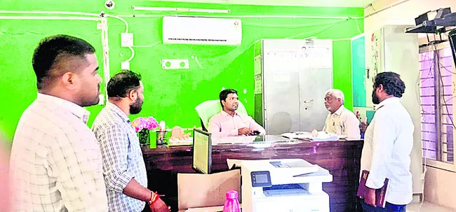 దరఖాస్తుల విచారణ పూర్తిచేయాలి