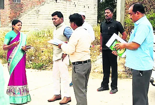ప్రభుత్వ భూముల్లో ఆక్రమణలు తొలగించండి