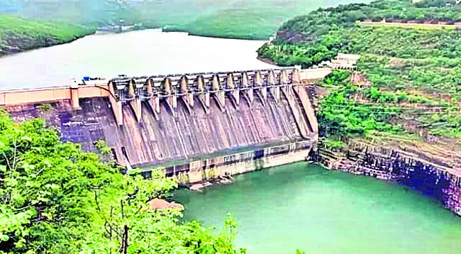 శ్రీశైలండ్యాం గేట్ల మూసివేత 
