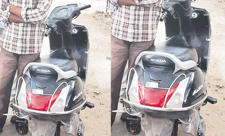 మైనర్‌ డ్రైవింగ్‌ అని ఆపితే... చోరీ అయిన బైకు తేలింది
