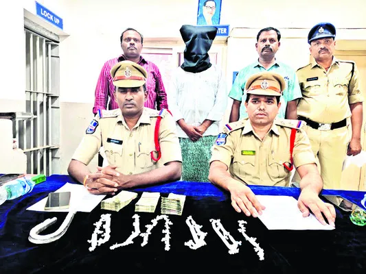 బంగారం చోరీ కేసు ఛేదన