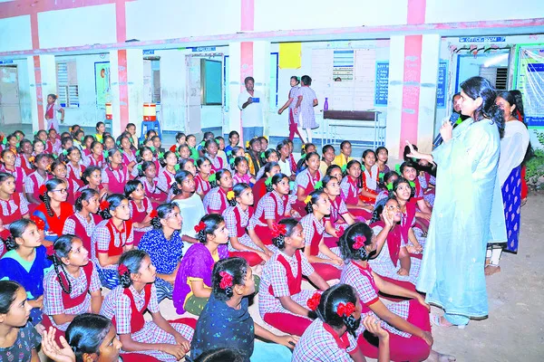 విద్యతోనే మెరుగైన జీవితం