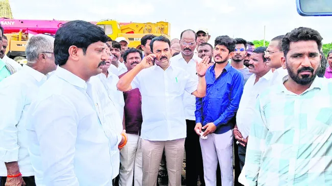 అధికారులు అప్రమత్తంగా ఉండాలి 