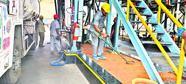 హెచ్పీసీఎల్ ప్లాంట్ సిబ్బందికి అవగాహన
