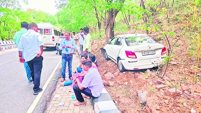 సోషల్‌ వెల్ఫేర్‌ డీడీకి చార్జ్‌మెమో 
