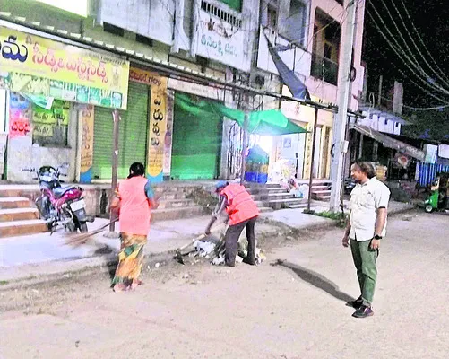 డివిజన్‌కు ముగ్గురు!