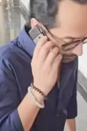 Fahadh Faasil Uses A 17 Year Old Non Smartphone, Price Will Shock You11