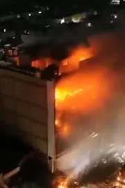 Massive Fire At Iraq Shopping Mall6