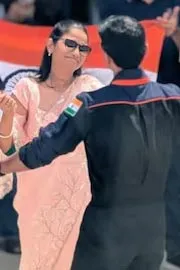 Shubhanshu Shukla emotional reunion with family members3