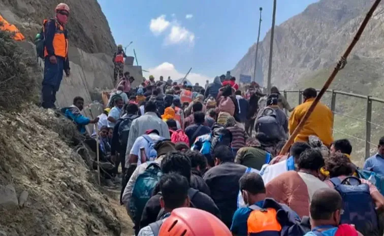 Amarnath Yatra Temporarily Suspended on Both Routes2