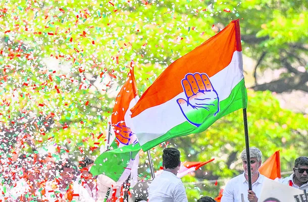 జర మమ్మల్ని పట్టించుకోండి