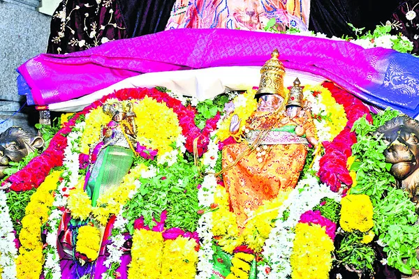 యాదగిరి క్షేత్రంలో సంప్రదాయ పూజలు
