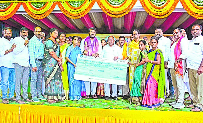 ఆర్థికంగా ఎదిగితేనే అభివృద్ధి