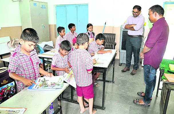 భవిత కేంద్రాల్లో వసతులు కల్పించాలి