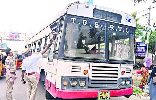 డ్రంకెన్‌డ్రైవ్‌ పరీక్షలు