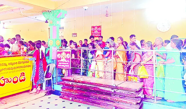 మరిడమ్మ దర్శనానికి భారీగా భక్తులు