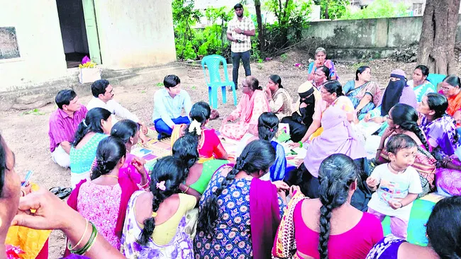 మహిళా సంఘాల పనితీరు భేష్