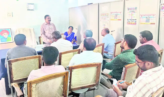కళాశాలల్లో అడ్మిషన్లు పెంచాలి 