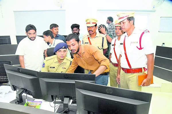 సీసీ కెమెరాలతో జరిమానాలు పెరిగాయ్‌