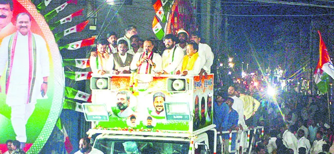 మెదక్కు నిధుల వరద