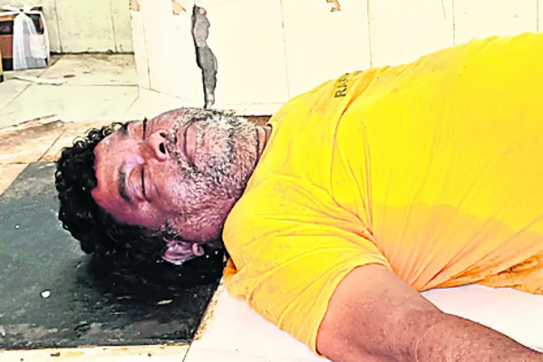 విద్యార్థులకు సక్రమంగా బోధించాలి