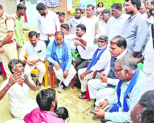 దోషులను కఠినంగా శిక్షించాలి 