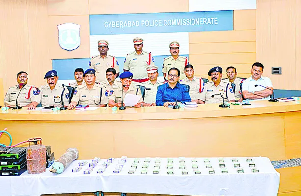 జీడిమెట్ల ఏటీఎం చోరీ కేసులో వీడిన మిస్టరీ