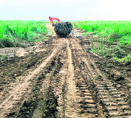 అక్రమ