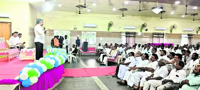 మోసం చేయడం చంద్రబాబు నైజం 