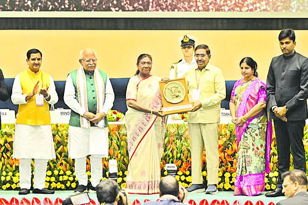 నగరానికి స్వచ్ఛతా లీగ్ పురస్కారం
