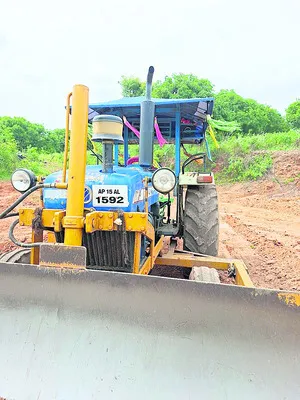 ప్రభుత్వ స్థలం కబ్జాకు యత్నం