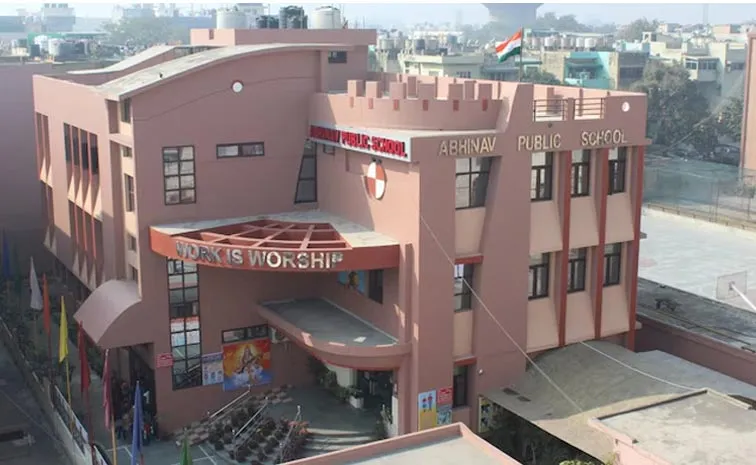 More than 20 Delhi schools get Mails Full Details