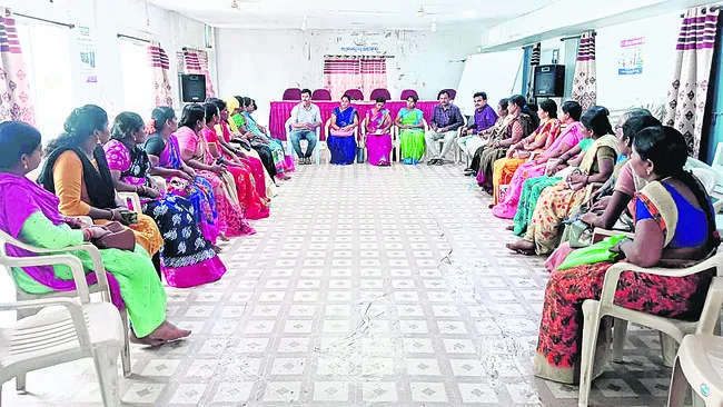 సీ్త్