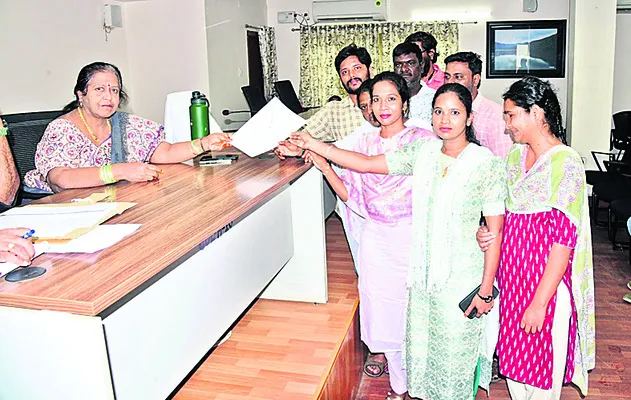 ఉద్యోగుల సమస్యలపరిష్కారానికి చర్యలు 
