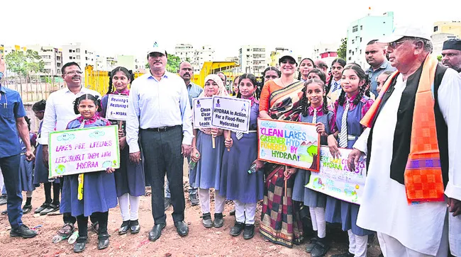 చెరువుల పునరుద్ధరణకు బతుకమ్మ కుంట ఓ రోల్మోడల్