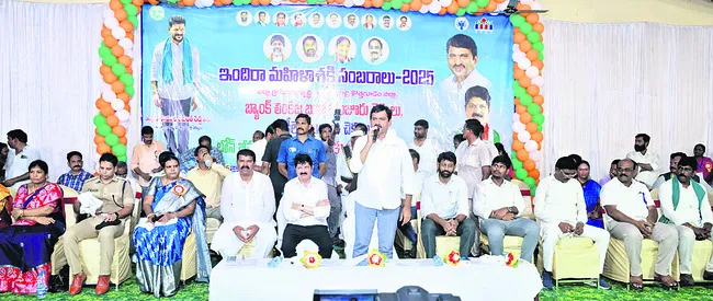 మహిళల సమగ్రాభివృద్ధే లక్ష్యం