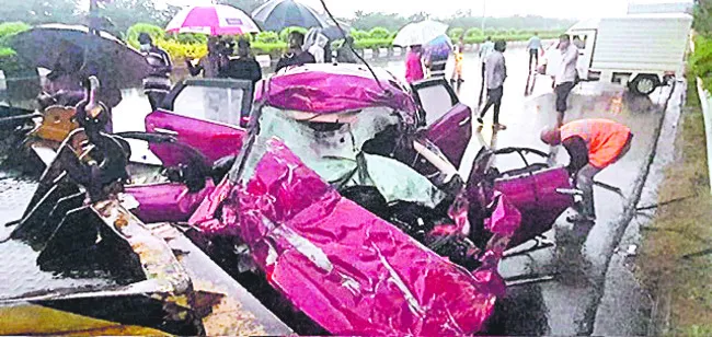 ఔటర్పైఘోర ప్రమాదం