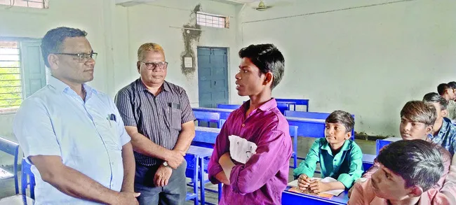 ‘వంద శాతం ఉత్తీర్ణత సాధించాలి’