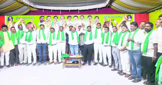 మున్నూరు కాపులు ఎదగాలి