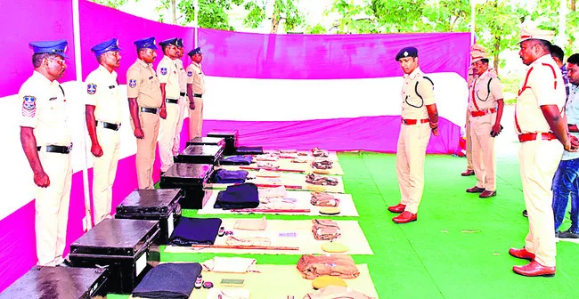 అంకితభావంతో విధులు నిర్వర్తించాలి