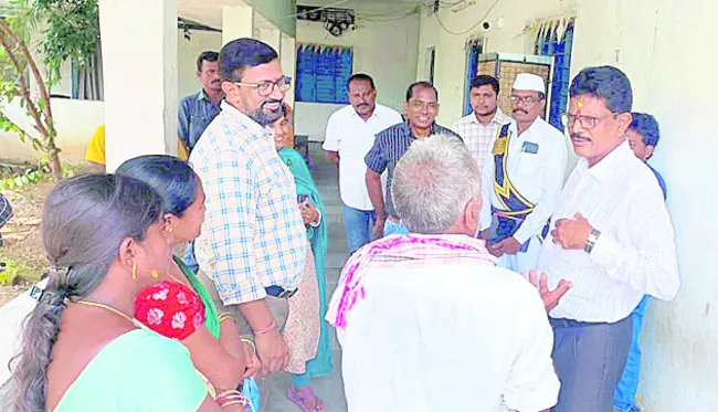 అదనపు కలెక్టర్‌ ఆకస్మిక పర్యటన