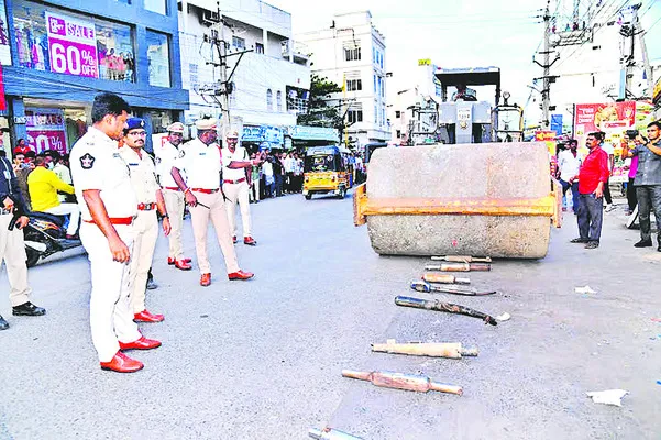 సౌండ్ పెంచితే సహించం