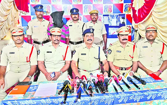 వృద్ధురాలి హత్యకేసులో నిందితుడి అరెస్టు
