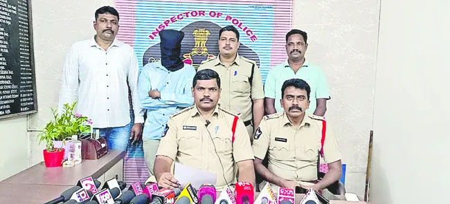 ఒక్క రోజులోనే హత్య కేసులో నిందితుడి అరెస్ట్‌ 