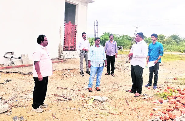 పక్కాగృహాల నిర్మాణం వేగవంతం చేయాలి