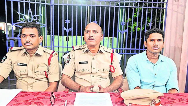 హత్య కేసులో ఇద్దరి అరెస్ట్