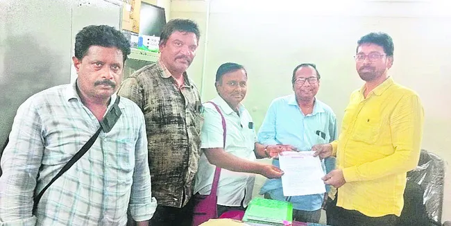 పెన్షన్ ఫైల్స్లో చేతివాటం తగదు : యూటీఎఫ్
