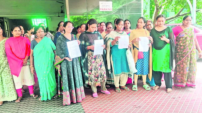 జనసేన కార్పొరేటర్ వేధింపులు