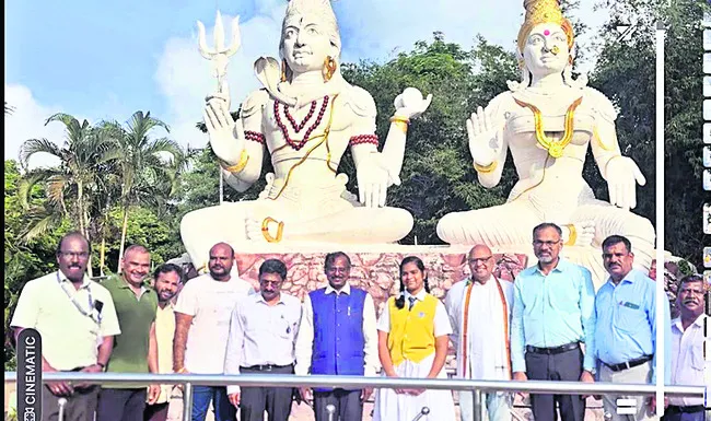 కై లాసగిరిని సందర్శించిన ఇస్రో చైర్మన్