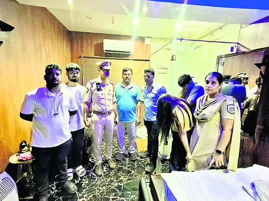 స్పా సెంటర్లపై దాడులు 